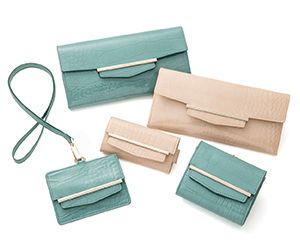 長財布や三つ折り財布など、豊富にご用意。